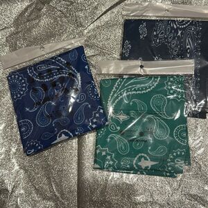 NWT-FAYBOX MAGIC WIDE WICKING SCARVES